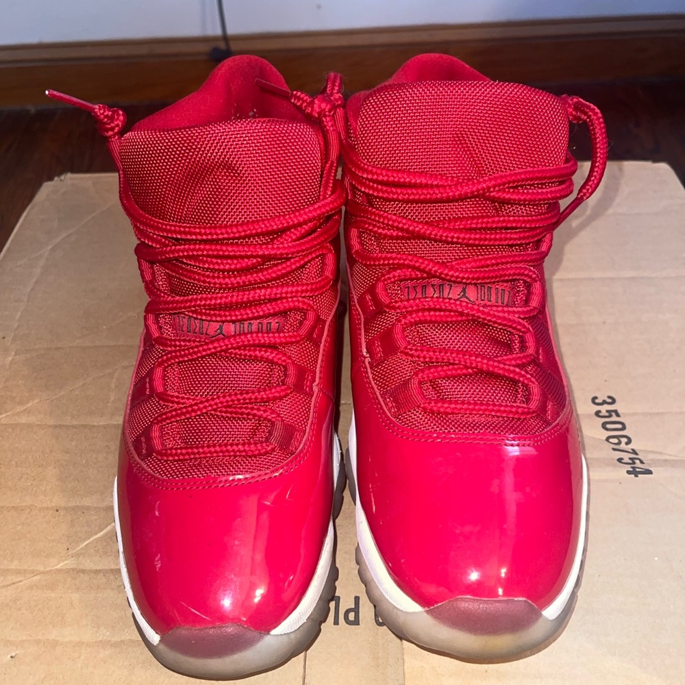 Jordan 11 Retro Win Like 96 Men's size 8.5